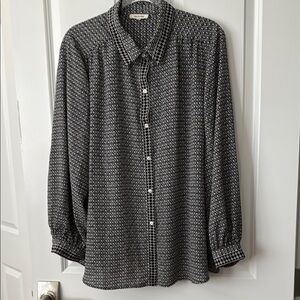 Max Studio- Black and White Patterned Button-Up Shirt